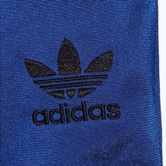 Used - Picture 2 of 3